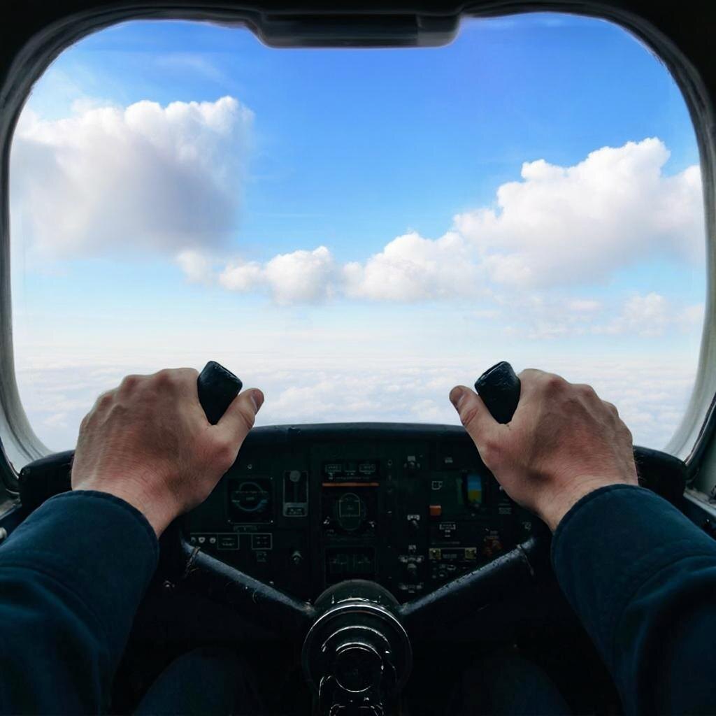 Привет тем, кто ждёт девальвации рубля. Ломбард 888: разбираем красные флаги...