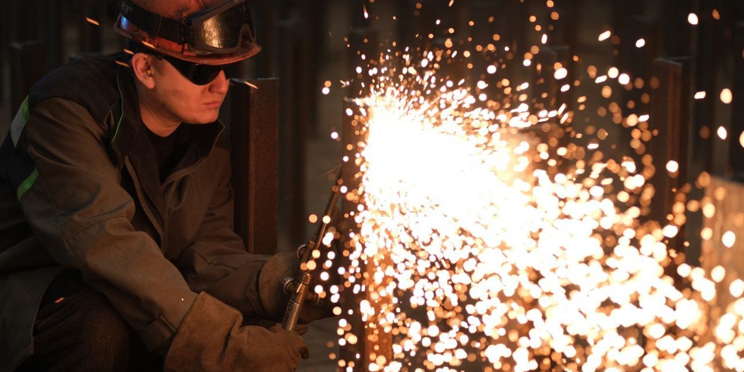 Быть корабелом: петербуржцы потянулись на заводы за конкурентной зарплатой и перспективами