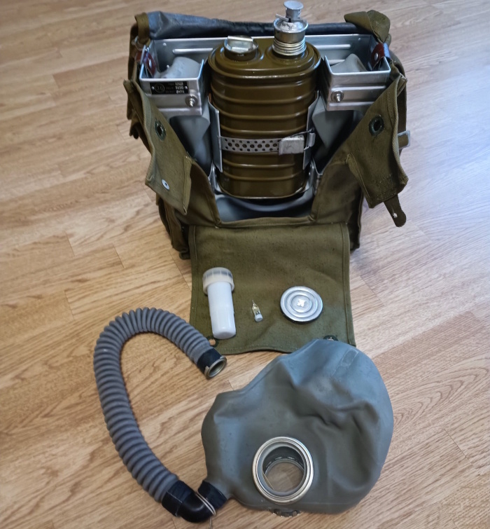 Армейский изолирующий противогаз ИП-46 
