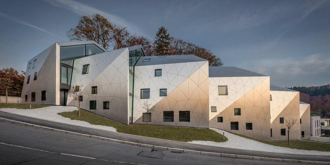 Красиво и динамично: Многоквартирный дом в Люксембурге