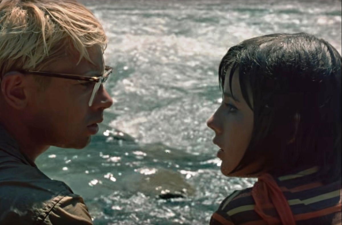 Скриншот автора.  Купание в бурных горных реках опасно для здоровья.  Хорошо, что летом можно быстро согреться. Фильм "Кавказская пленница, или Новые приключения Шурика" (1967).