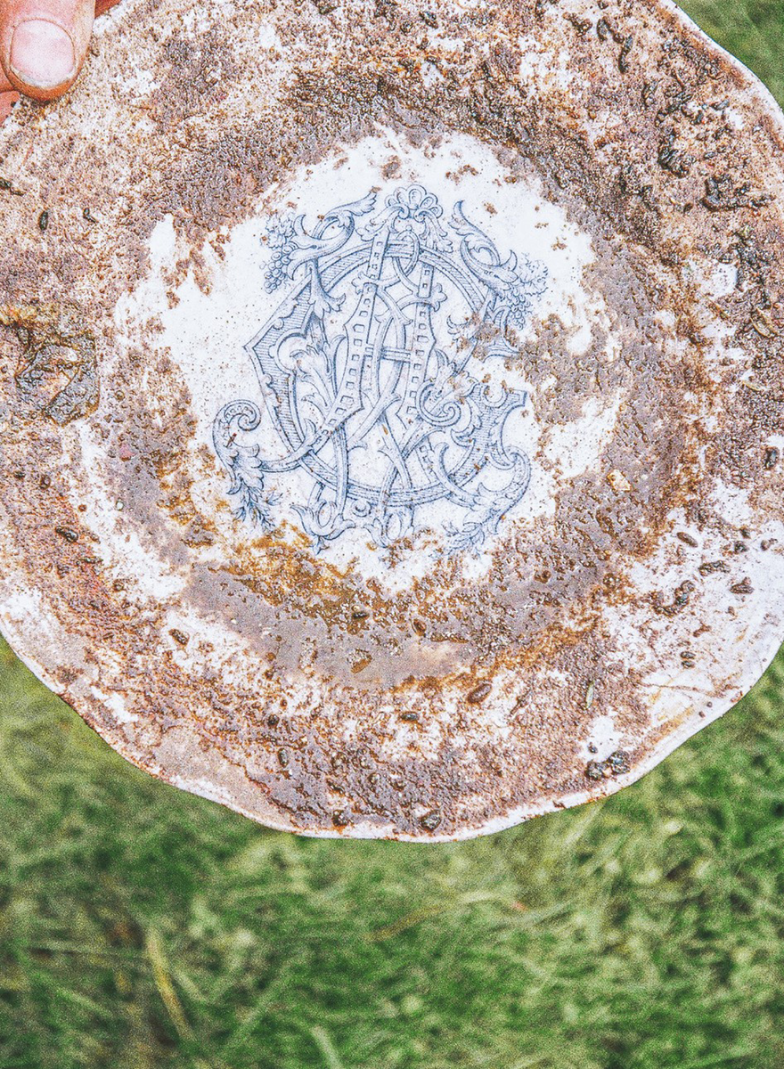 Пустынь и старинный дом: как две девушки из Москвы сделали концепцию восстановления русской деревни своей миссией.