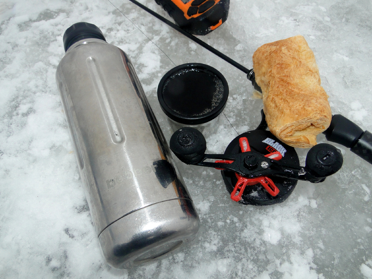 На обед брал сосиски в тесте в Пятерочке, не зашли! Пирожки с капустой и слойка с ветчиной и сыром намного лучше )))