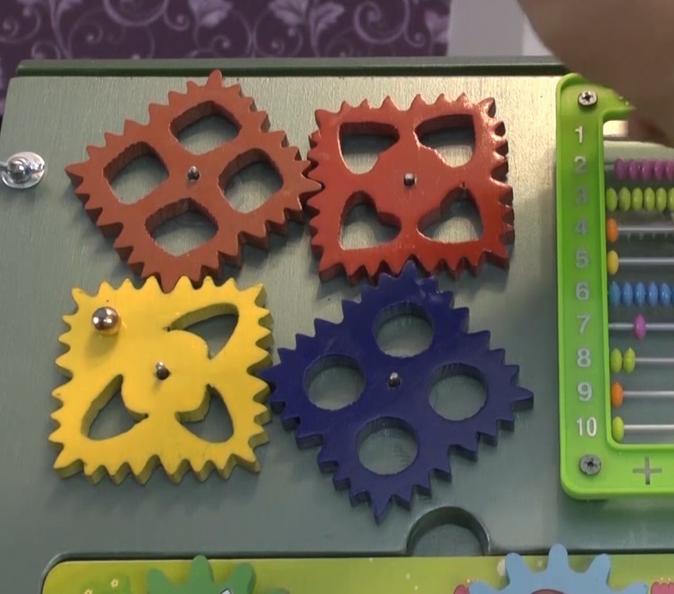 Квадратные шестеренки резал нихромовой нитью