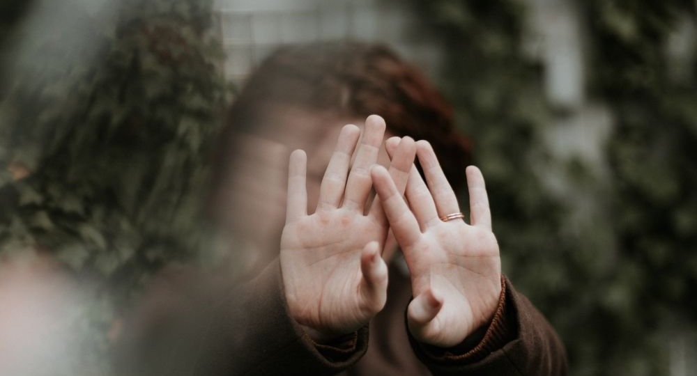 Мы вовсе не предпочитаем знакомые лица