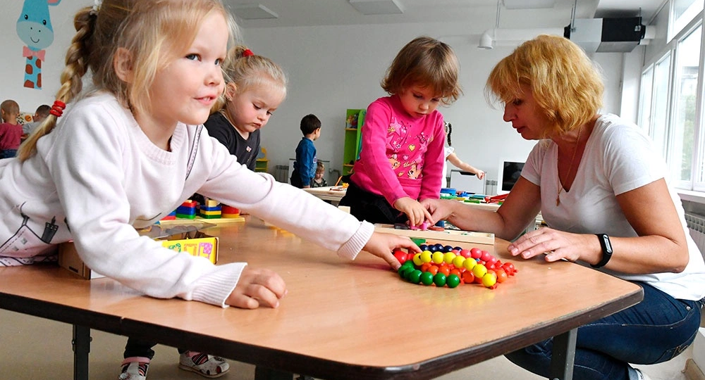 Работу детских садов хотят продлить, но только до 20. 00.