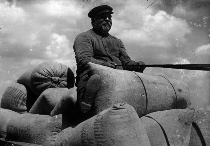 Богатый - значит преступник.