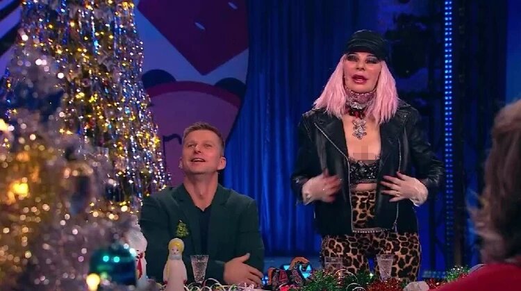 Жанна Агузарова с Романом Курцыным в шоу Андрея Малахова, 2025 год