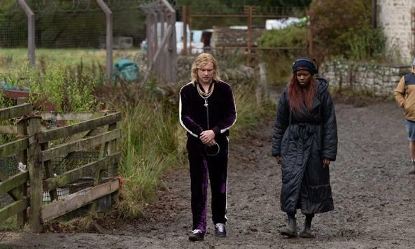 Джек О’Коннелл(Джимми Кристал в фильме) и Ниа Дакоста