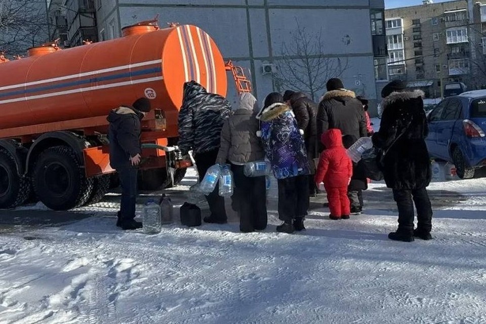    Специалисты ведут ремонт, организован подвоз воды. Фото: телеграм-канал министра ЖКХ Ростовской области Антонины Пшеничной