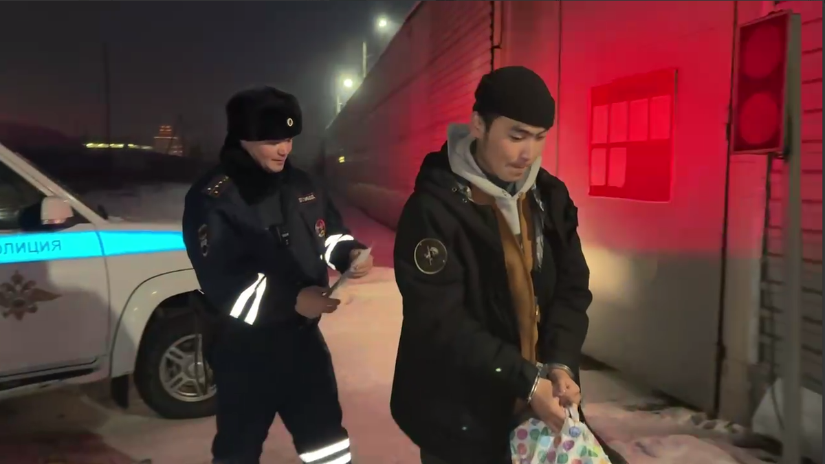 Пьяный водитель, не имеющий прав, спровоцировал погоню)