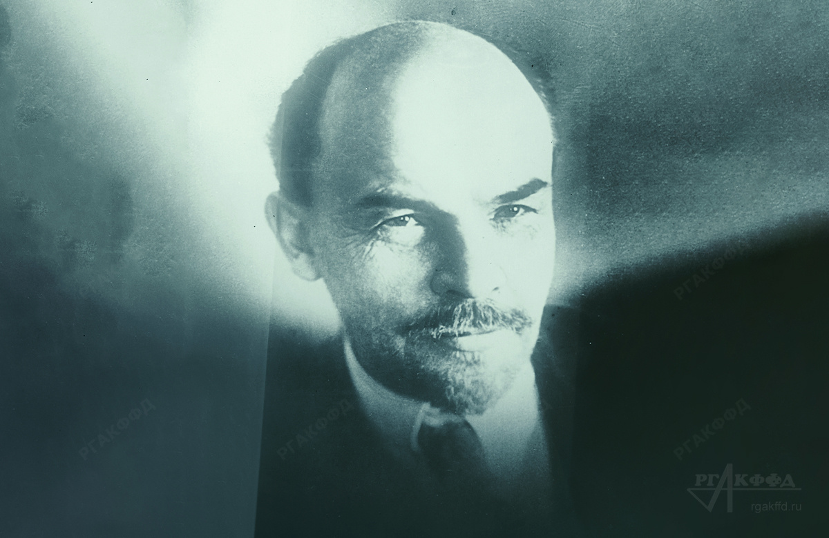 В.И. Ленин, Председатель Совета Народных комиссаров РСФСР / Петроград. Январь 1918 г. / Фотограф: М.С. Наппельбаум / РГАКФФД. Арх.№ 4-36560