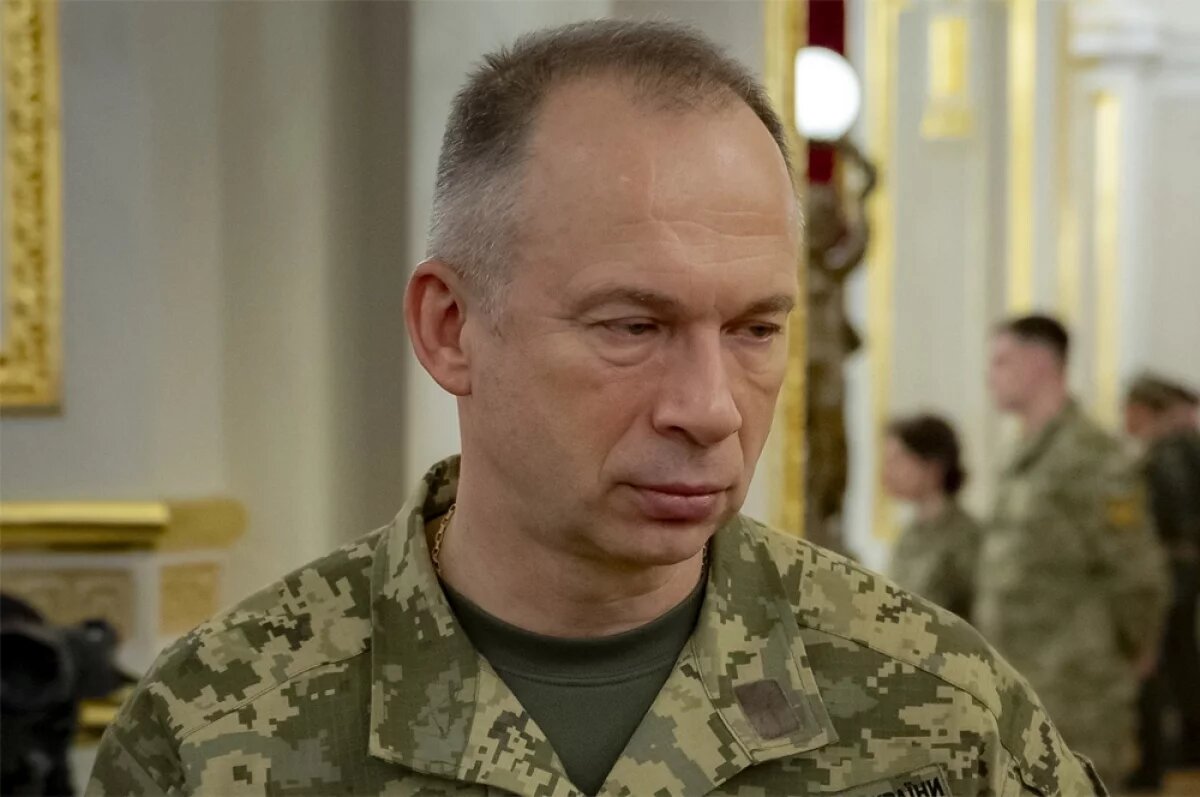    Сырский отметил, что 2025 год для ВСУ уже был годом «стратегической оборонительной операции», и подтвердил, что ВС РФ доминируют сейчас на всем фронте.