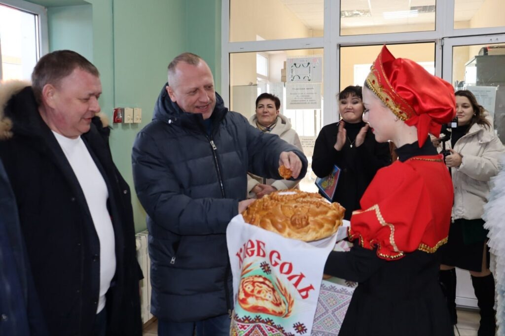     В Первомайском районе после капремонта открыли ледовый дворец Антон Пичурин
📷    В Первомайском районе после капремонта открыли ледовый дворец Антон Пичурин
📷    В Первомайском районе после капремонта открыли ледовый дворец Антон Пичурин
📷    В Первомайском районе после капремонта открыли ледовый дворец Антон Пичурин
