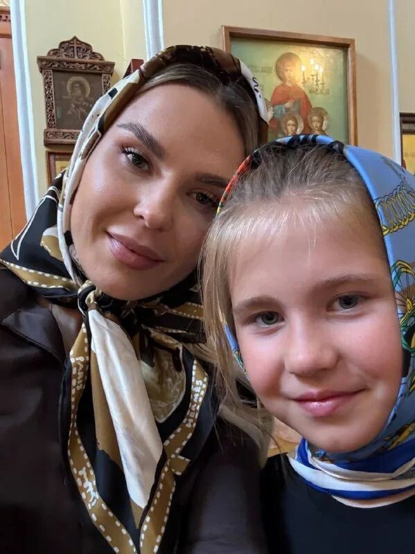 Пелагея с дочерью.