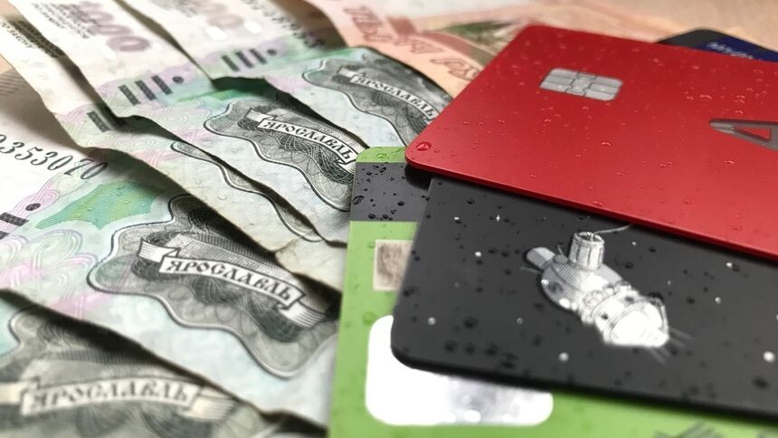 Новые правила: россиянам блокируют карты и счета из-за подозрительных переводов