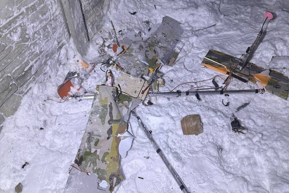    Боевики бьют по мирным домам дронами и артиллерийскими снарядами. ФОТО: Руслан Хоменко.