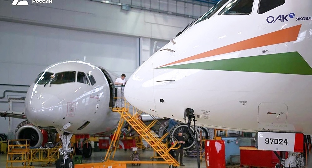 В России показали полностью импортозамещенный Superjet: Когда его представят за рубежом?