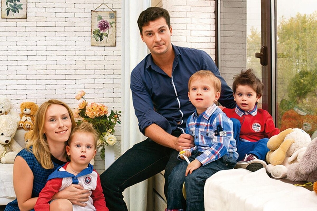 Мария Болтнева и Георгий Лежава с сыновьями.