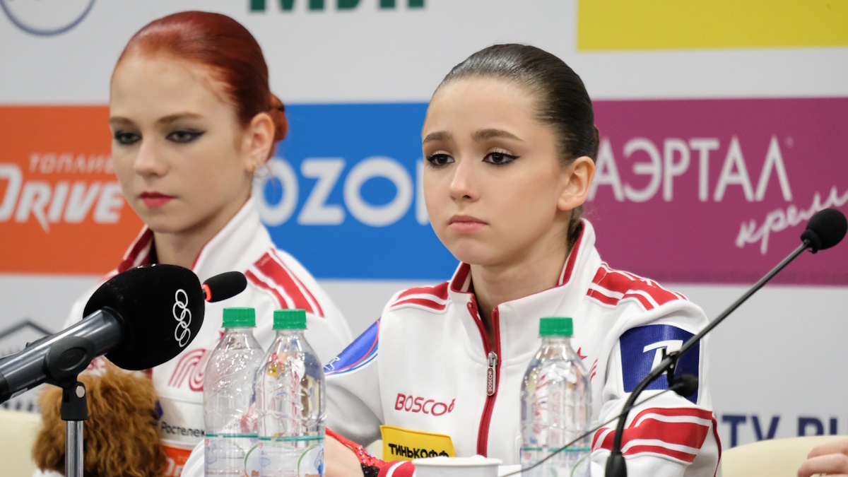    Александра Трусова и Камила Валиева. Фото: Артем КИЛЬКИН, КП-Петербург