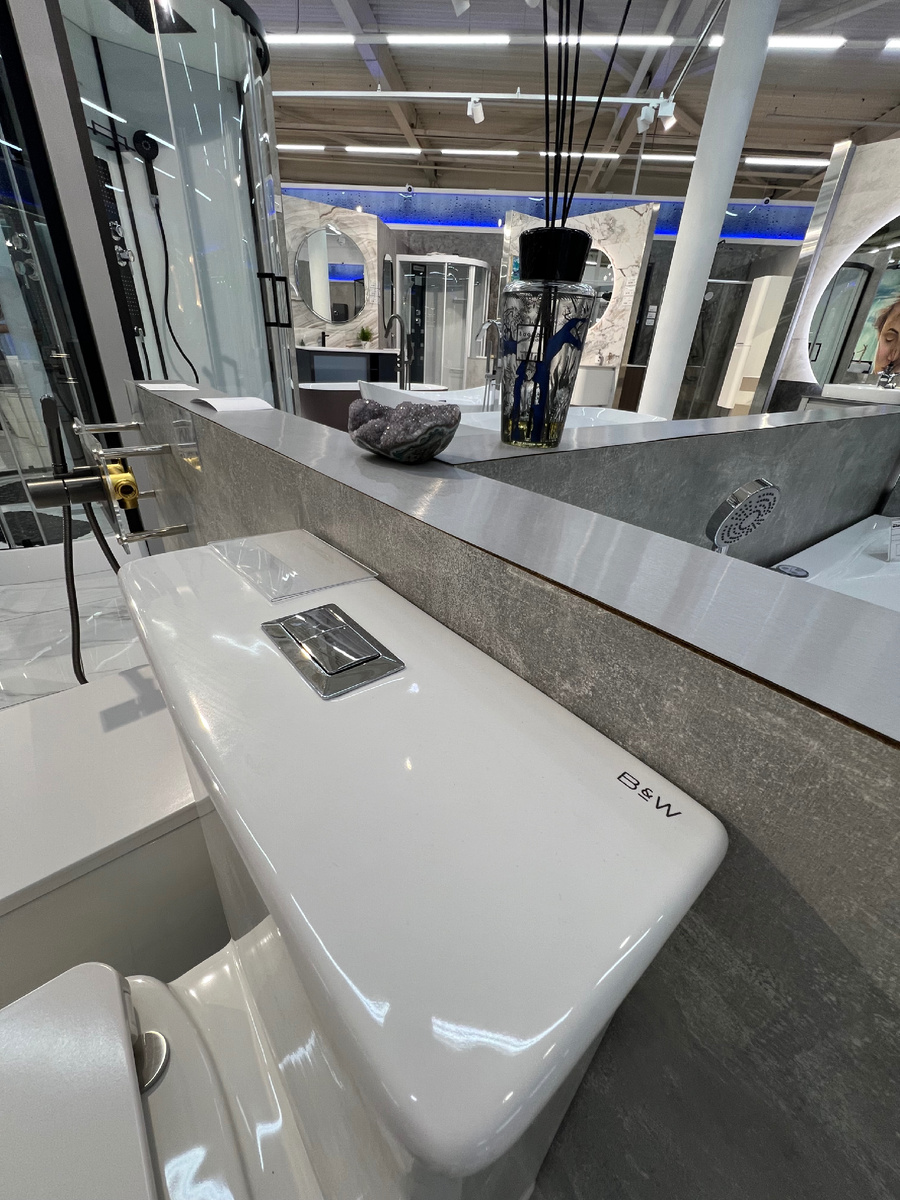 Клавиша слива стилизована под классику