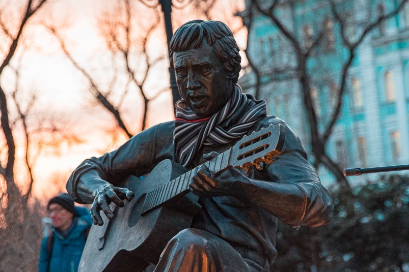     Памятник Владимиру Высоцкому во Владивостоке. Фото: Илья Аверьянов, ИА PrimaMedia