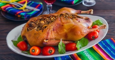 Гусь с яблоками в духовке: Секрет хрустящей корочки, перед которой не устоит никто. Как не сделать его сапогом?