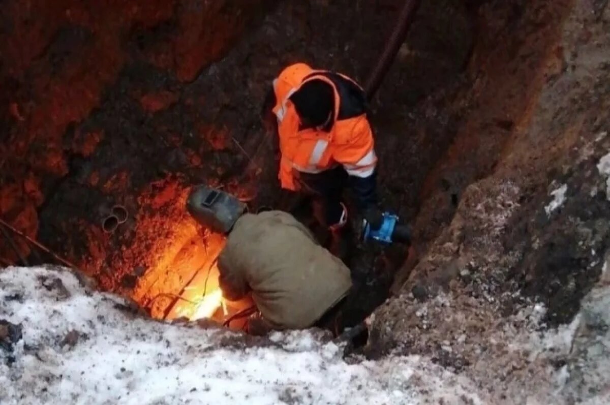    Ремонтные бригады обещают устранить повреждение до конца дня.