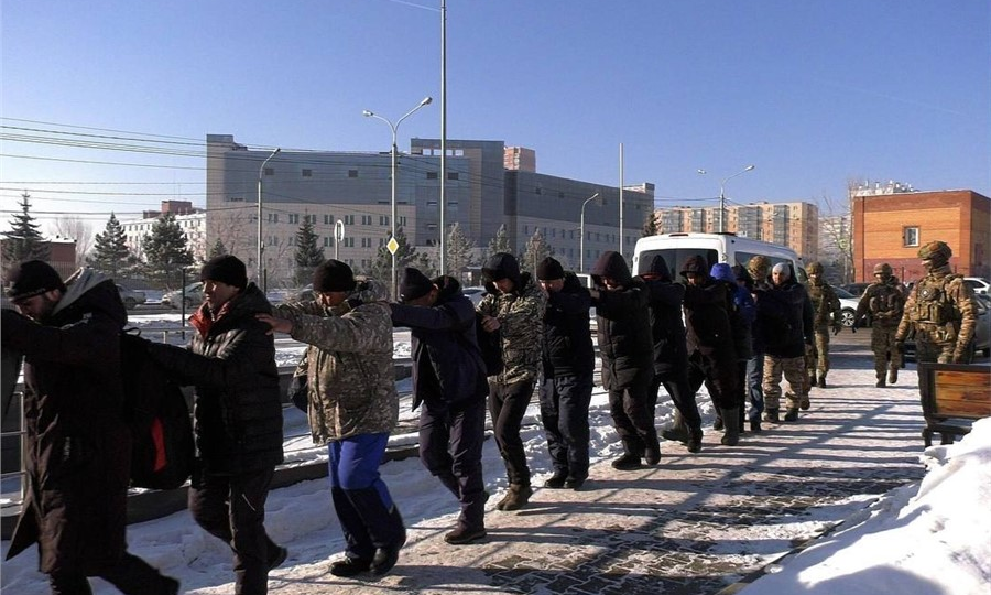 «Рейд по-красноярски: Семь мигрантов на крючке у полиции, а работодателям грозит разборка >