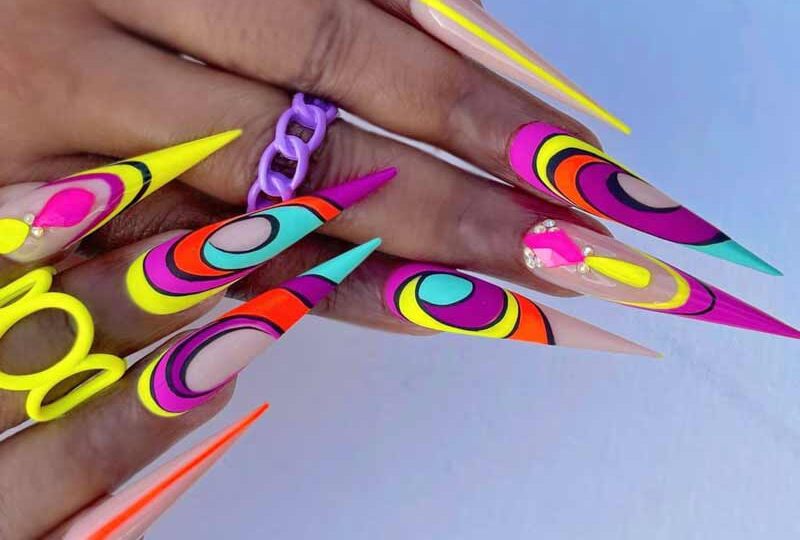 «С ними невозможно жить?» Кто выбирает экстремально длинные ногти (25 фотоидей)