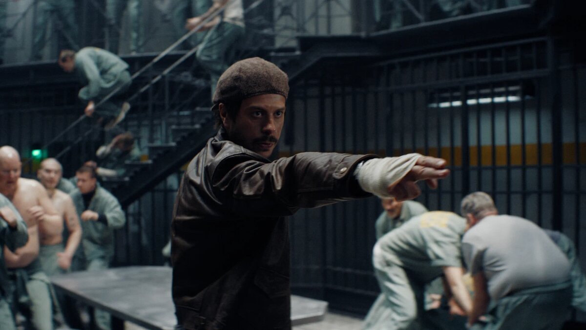 Кадр из сериала ("Кинопоиск"