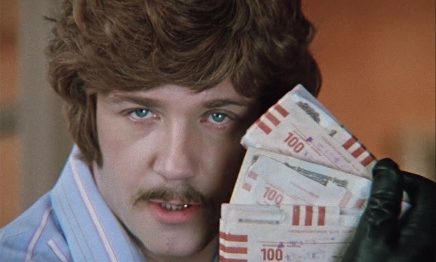 Какими были зарплаты в СССР в пересчете на современные деньги?