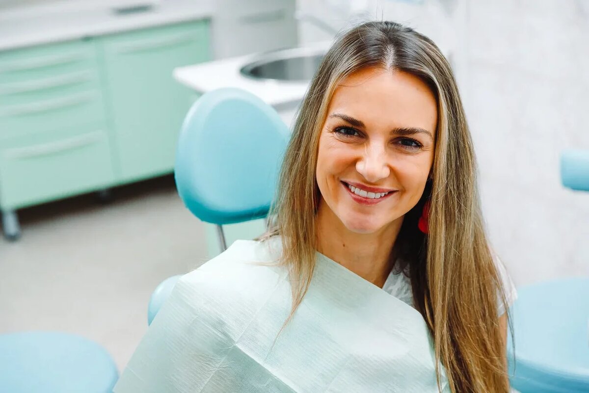 Наши пациенты любят улыбаться, потому что за здоровье и красоту их улыбки отвечаю наши врачи, профессионалы с большим опытом работы