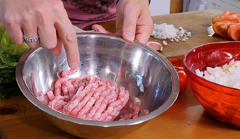 Нежные голубцы из пекинской капусты в духовке: домашний рецепт, который хочется повторять