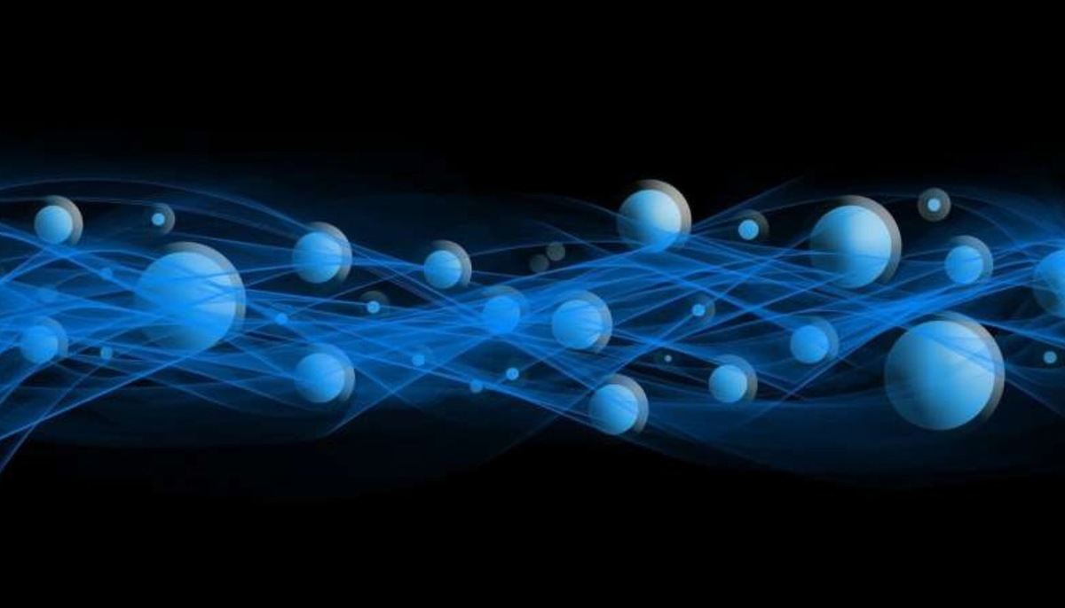    Так называемая жидкость Томонаги — Люттингера — это особое состояние электронов, которые движутся по очень узкому каналу и сильно взаимодействуют друг с другом.