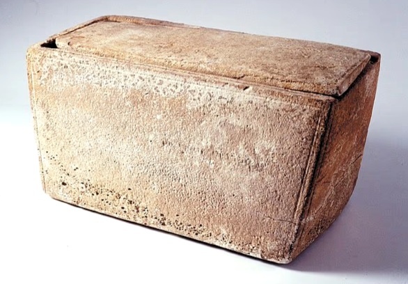 Его известность связана с арамейской надписью, которая гласит: «Яаков бар Йосеф ахуи де Йешуа», что означает «Иаков, сын Иосифа, брат Иисуса».