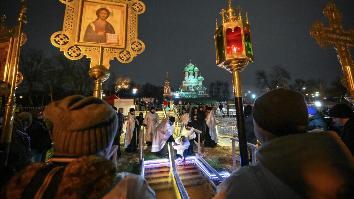 Празднование крещения  источник яндекс картинки