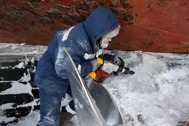    Выморозкой судов Елена Генералова занимается уже 15 лет Фото: предоставлено yakutia.aif.ru героем публикации