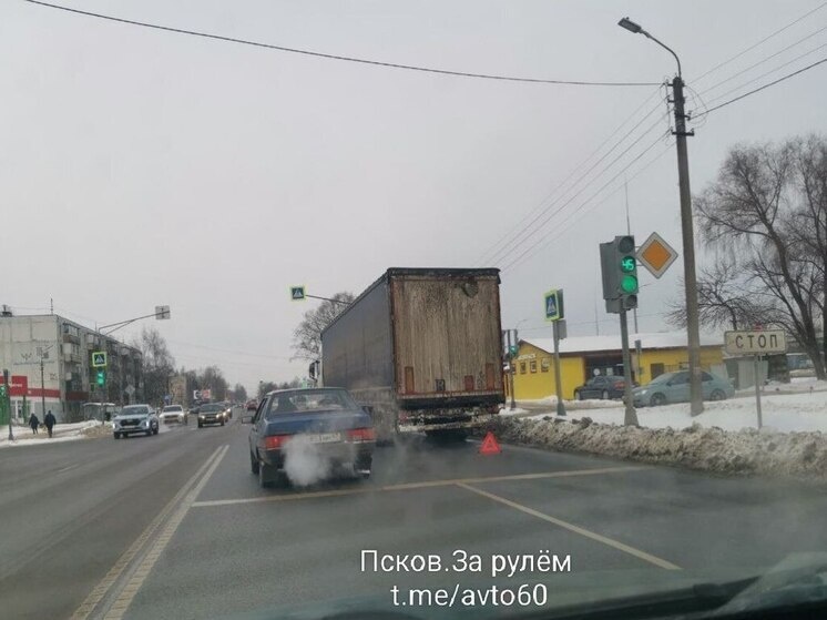     Фото: телеграм-канал "Псков за рулем"