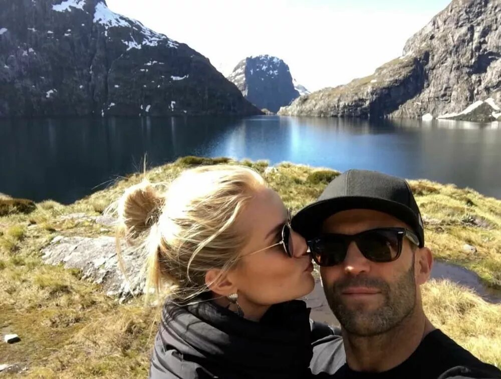 Рози Хантингтон-Уайтли и Джейсон Стейтем📷
