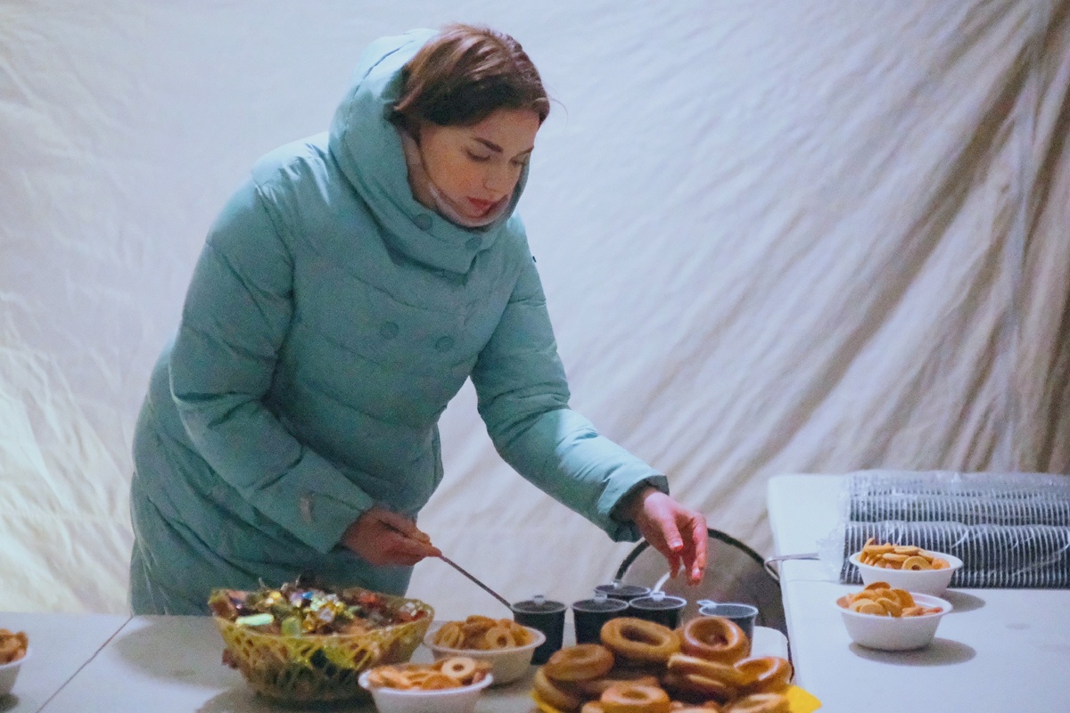 Чай и вкусняшки в ассортименте