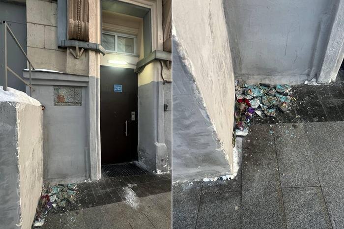 На доме Политковской в Москве установили временную табличку взамен разбитой. Обложка © Telegram / Замятин