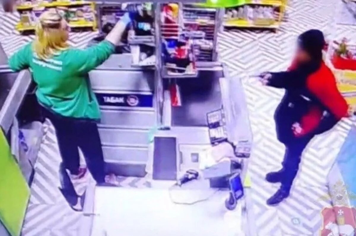    В Краснокамске задержали мужчину за попытку разбоя в магазине с пистолетом