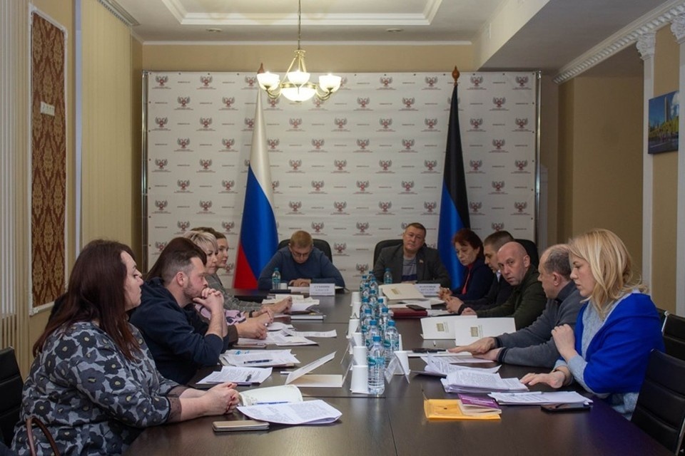    Народный Совет ДНР поддержал изменения в законе по муниципальному жилью. Фото: ТГ/Кольцов