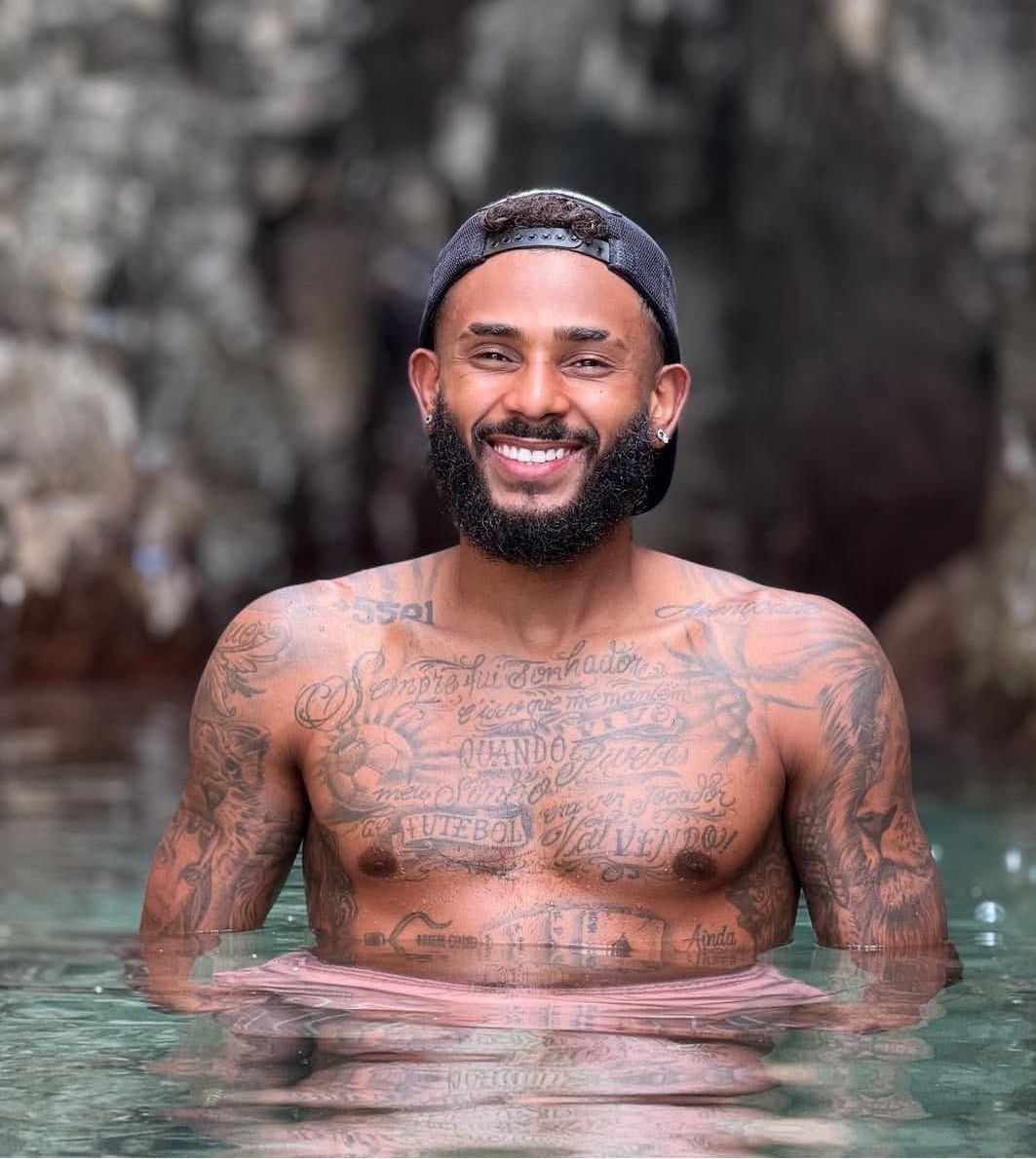 Пока партнеры по «Зениту» впахивают на зимних сборах, Вендел наслаждается жизнью. На счету 28-летнего бразильца - 1 гол в 16 матчах этого сезона. 