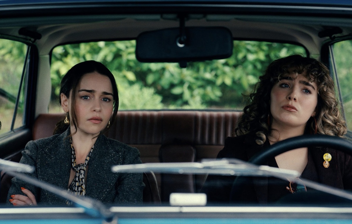 Peacock📷Кадр из сериала «Пони»