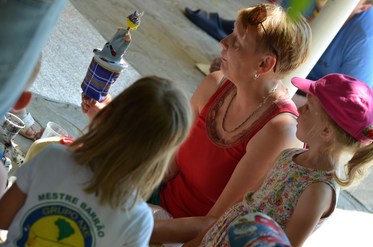 Я тот самый человек, который может оживить любую игрушку и придать ей любой характер. Для игр в семейных лагерях я часто делаю игрушки своими руками.