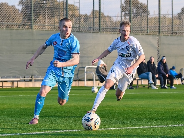     Фото — Арсений Ермаков\ пресс-служба ФК "Челябинск"