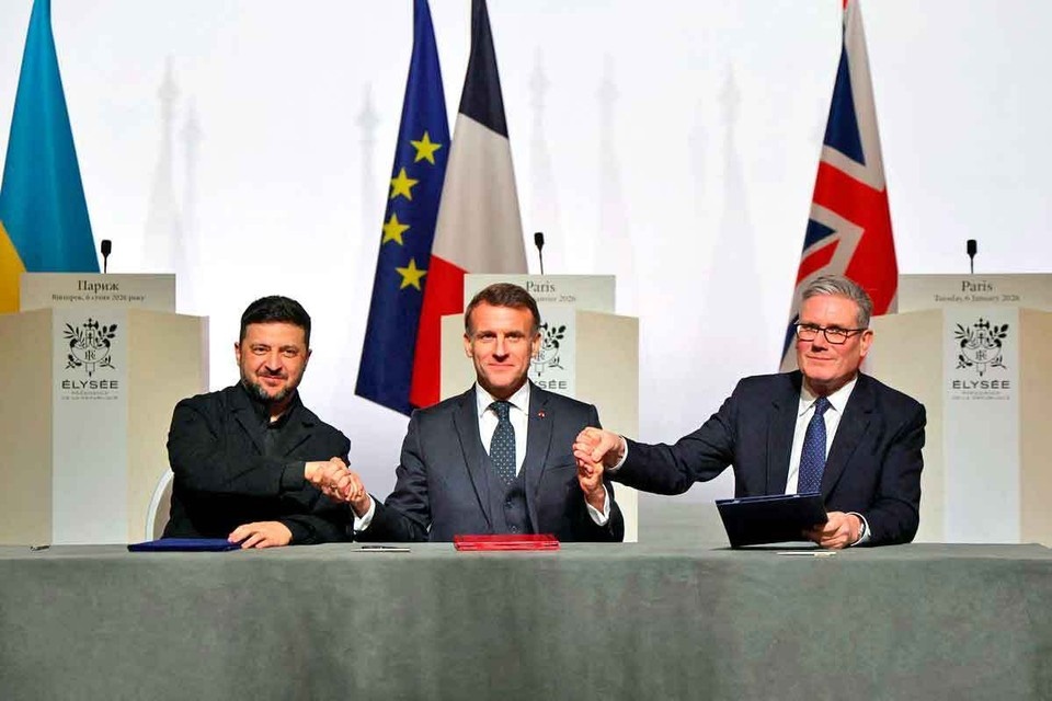    Лидеры Европы уже активно обсуждают возможность создания на основе коалиции желающих «нового НАТО». REUTERS