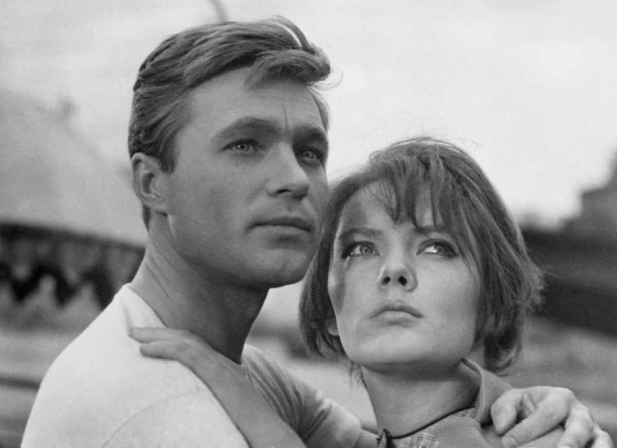 Кадр из фильма Киностудии Горького «Мне двадцать лет»